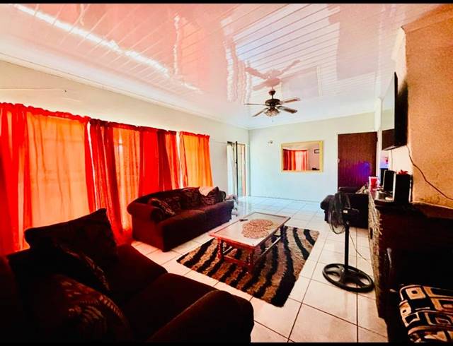 3 BEDROOM HOUSE FOR SALE IN VANDERBIJLPARK CE 2